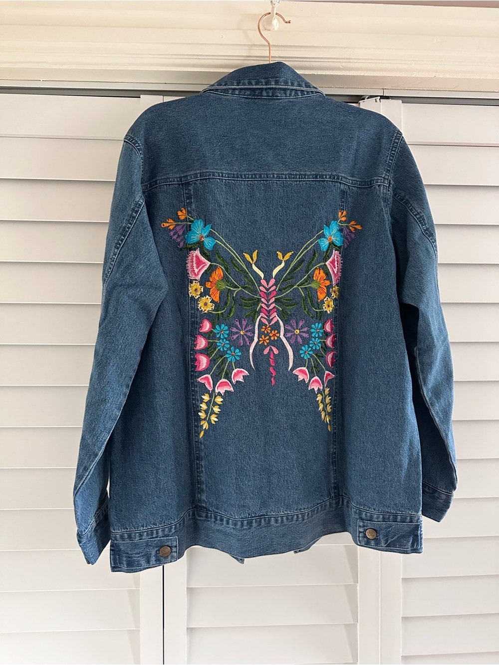 NWT Quacker Factory Blue Denim Jacket with Colorful Floral Embroidery - Picture 2 of 4